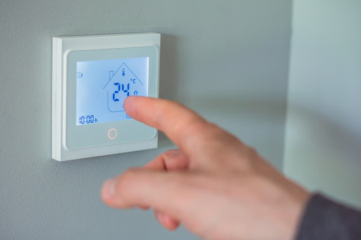 découvrez les thermostats adaptatifs : des solutions intelligentes qui ajustent automatiquement la température de votre maison pour améliorer votre confort tout en réalisant des économies d'énergie.