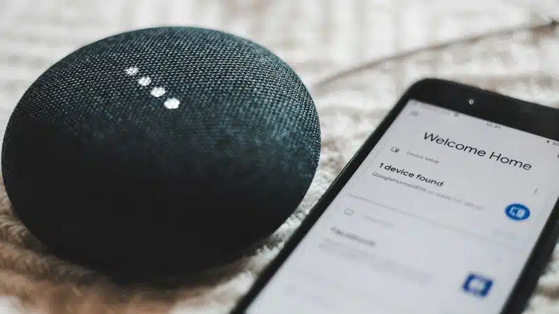 découvrez le google home 4.8 avec boutons intelligents intégrés pour un contrôle vocal et tactile optimal de votre maison connectée. facile à utiliser et compatible avec de nombreux appareils.
