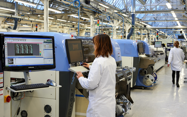 lacroix enregistre une baisse de 12,3 % de son chiffre d'affaires au premier semestre, impactant ses résultats financiers.