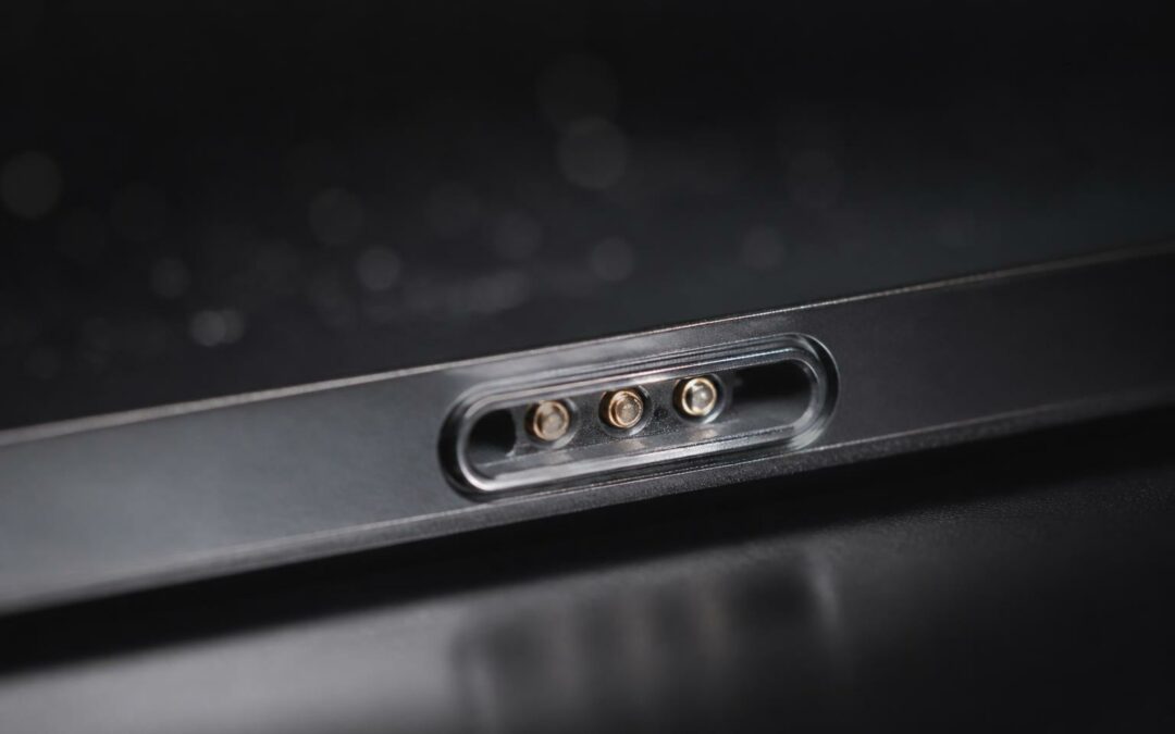 découvrez le smart connector d'apple, une innovation technologique prometteuse qui n'a pas encore révélé tout son potentiel et reste discrète dans l'écosystème apple.