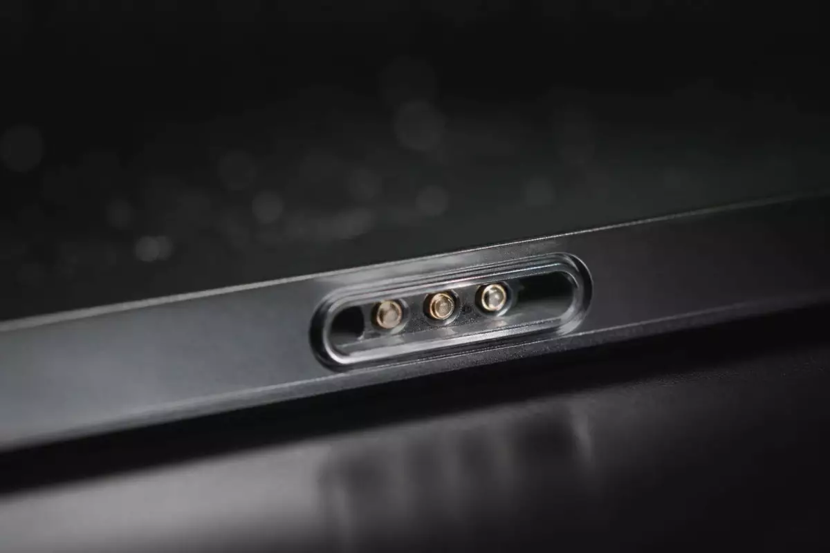 découvrez le smart connector d'apple, une innovation technologique prometteuse qui n'a pas encore révélé tout son potentiel et reste discrète dans l'écosystème apple.