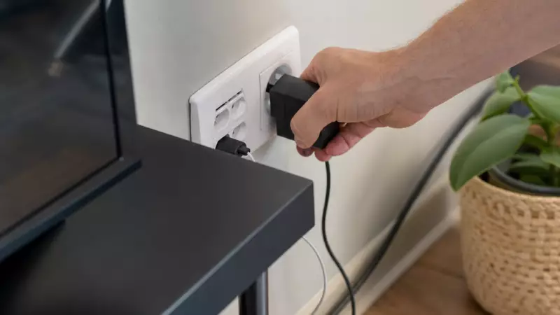 Vacances : quels appareils débrancher et