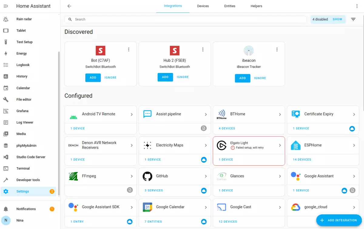 Page Intégrations de Home Assistant dans Appareils et services avec intégrations découvertes et configurées